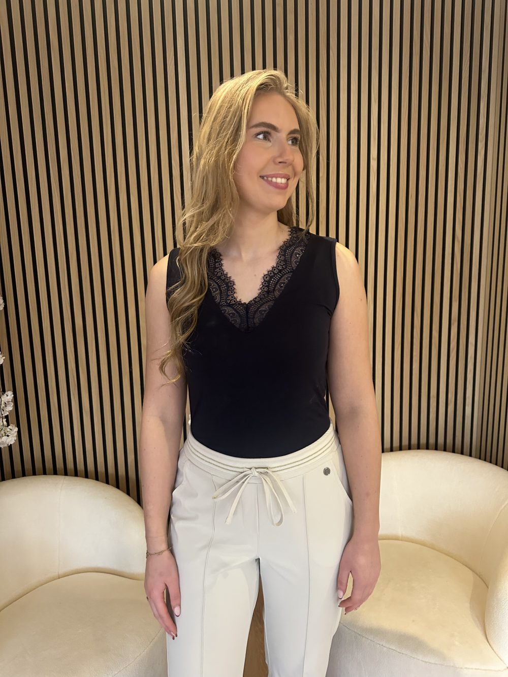 Triple Nine - Top cashmere cut sleeves with lace - Black