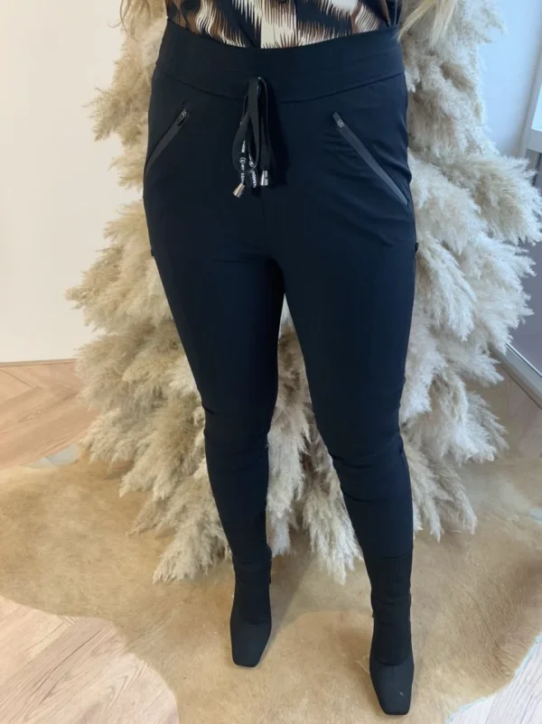 Tiz Black Lady Day Broek Travelstof