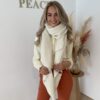 Madam Peach - Deveny Sjaal - White