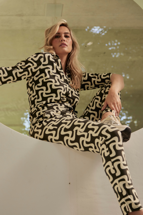 Aime - Sierra Jumpsuit - Wavy Madness Black - Travelstof