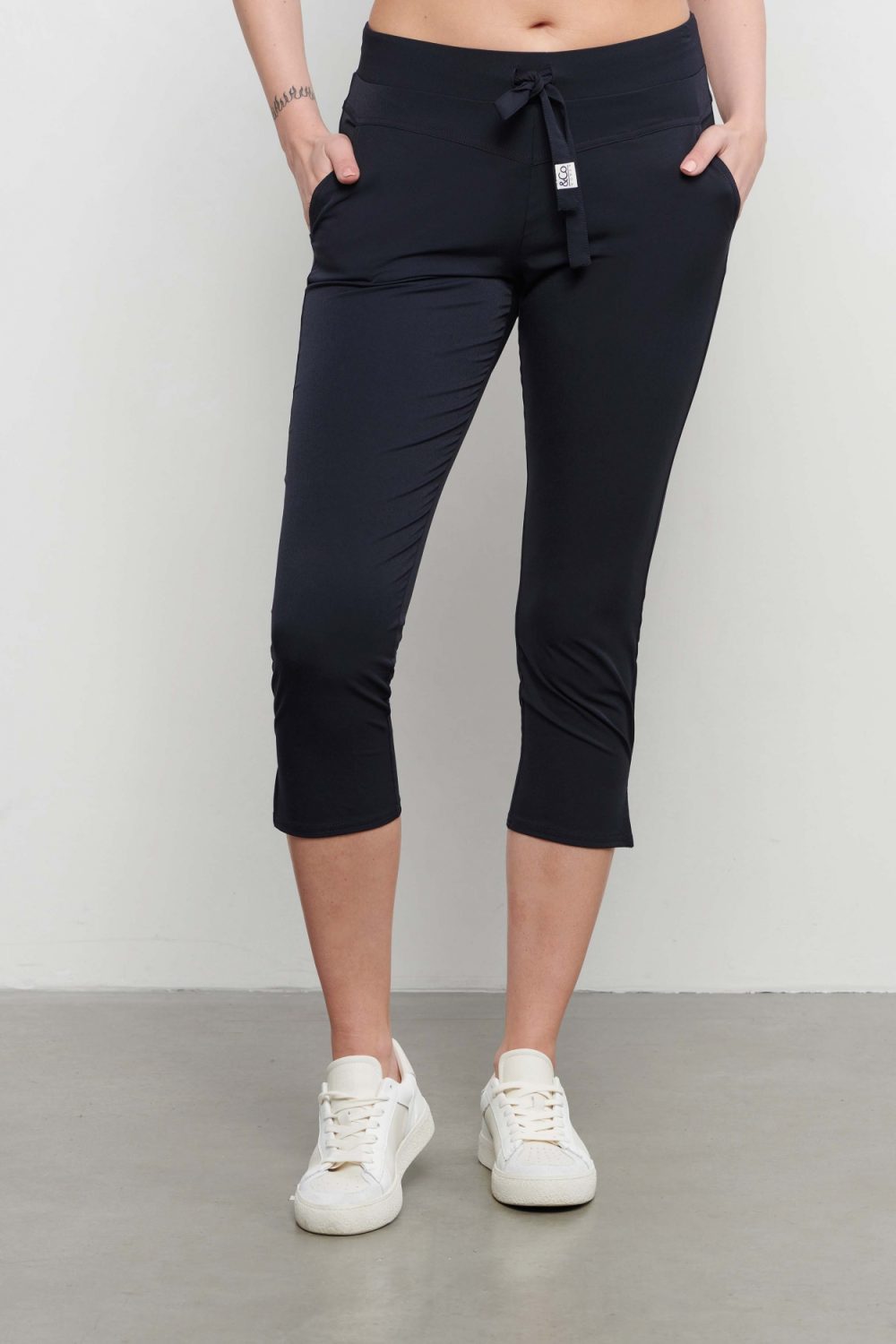 &Co Woman - Phoenix Capri Travel - Navy - Travelstof Dames - Broek