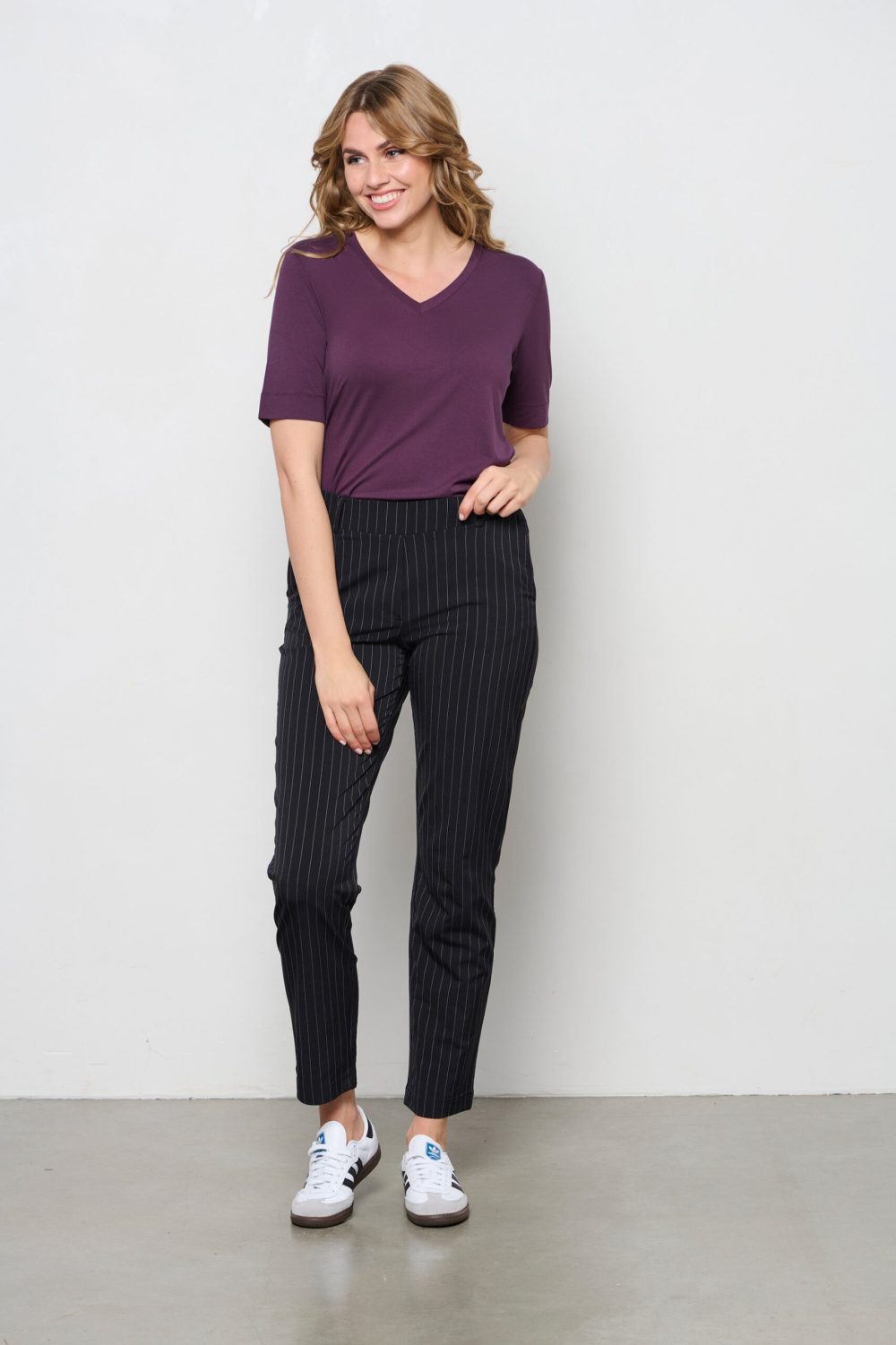 &Co Woman - Veronica - Bordeaux | Travelstof top - shirt- andco - shirt