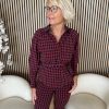 Lady Day - Blouse Mavis - Artistic Print Travelstof blouse voor vrouwen dames in de kleur rood met zwart Stretch stof mode fashion