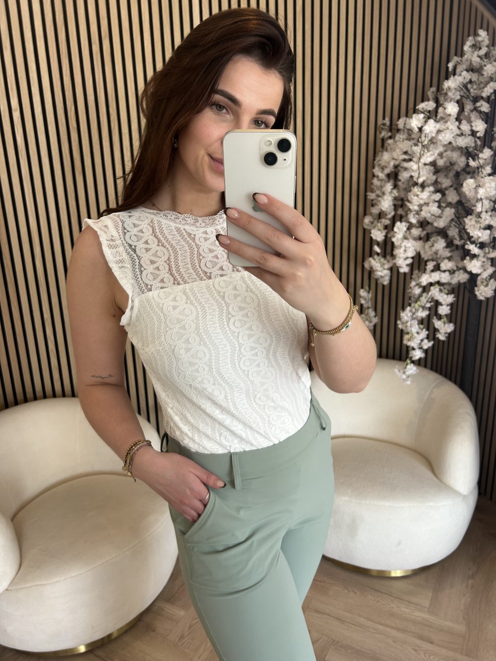 Mi Piace - Top Mouwloos Kant - Off White