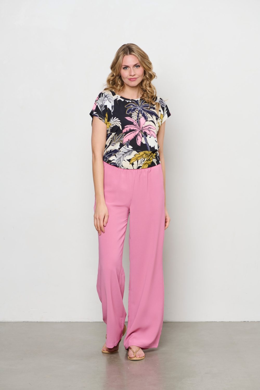 &Co Woman - Vineeta Palm - Black multi