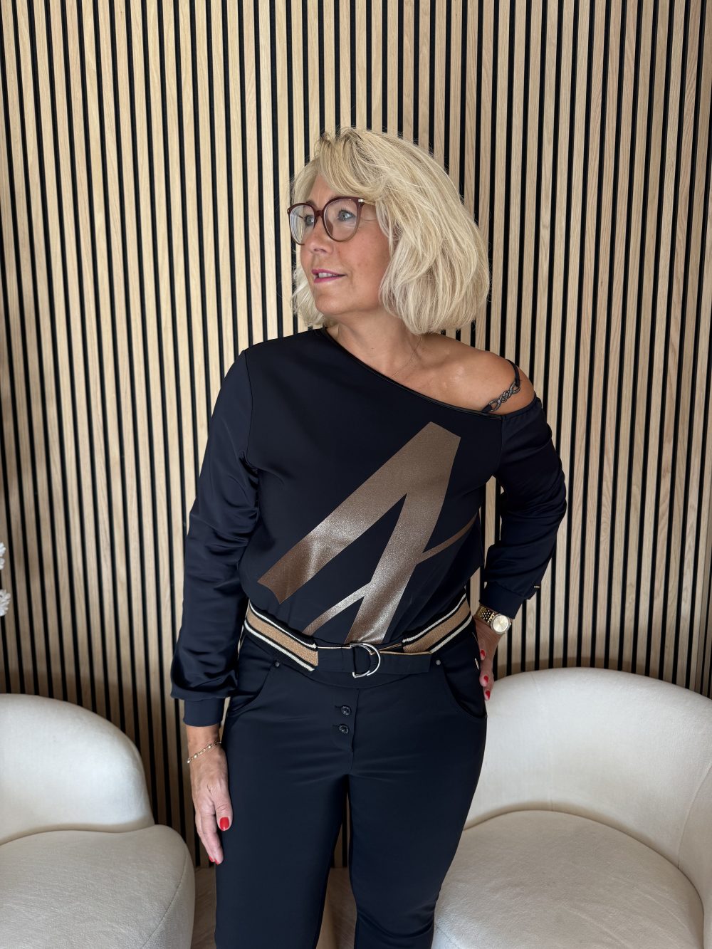 ZIP73 - Top One Shoulder Black/Gold