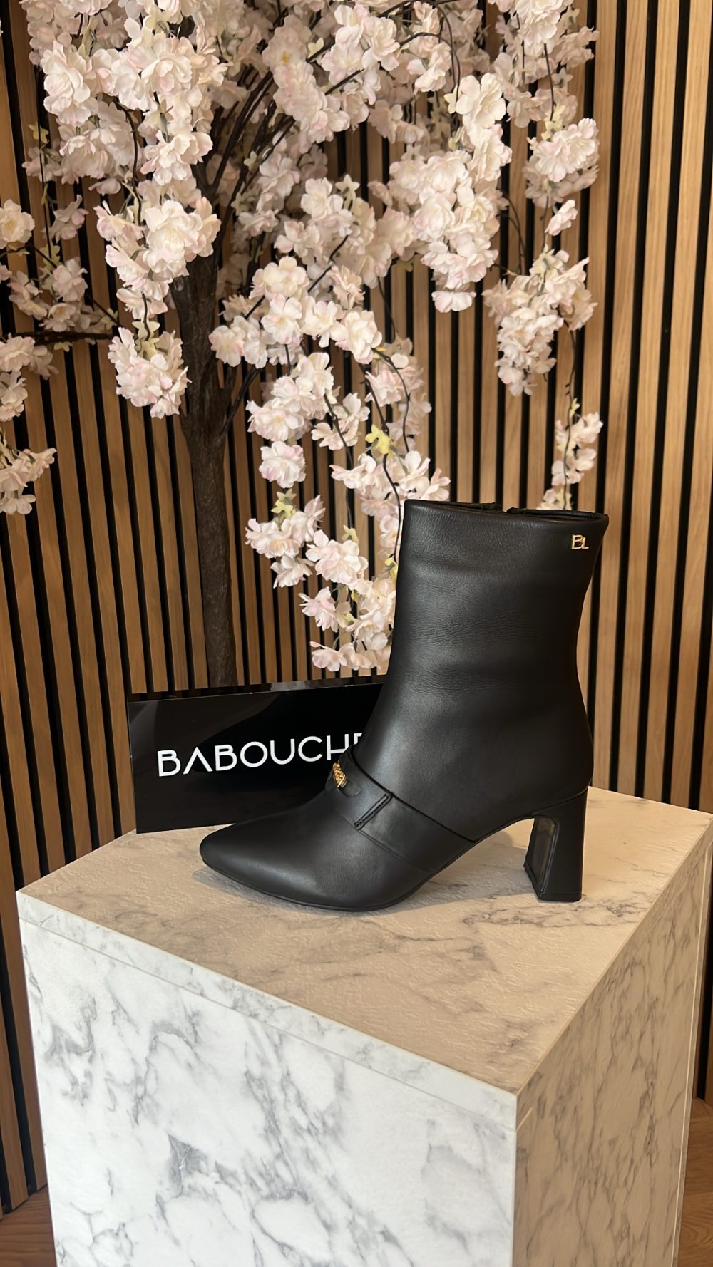Babouche – Aura Enkellaarsjes – Black