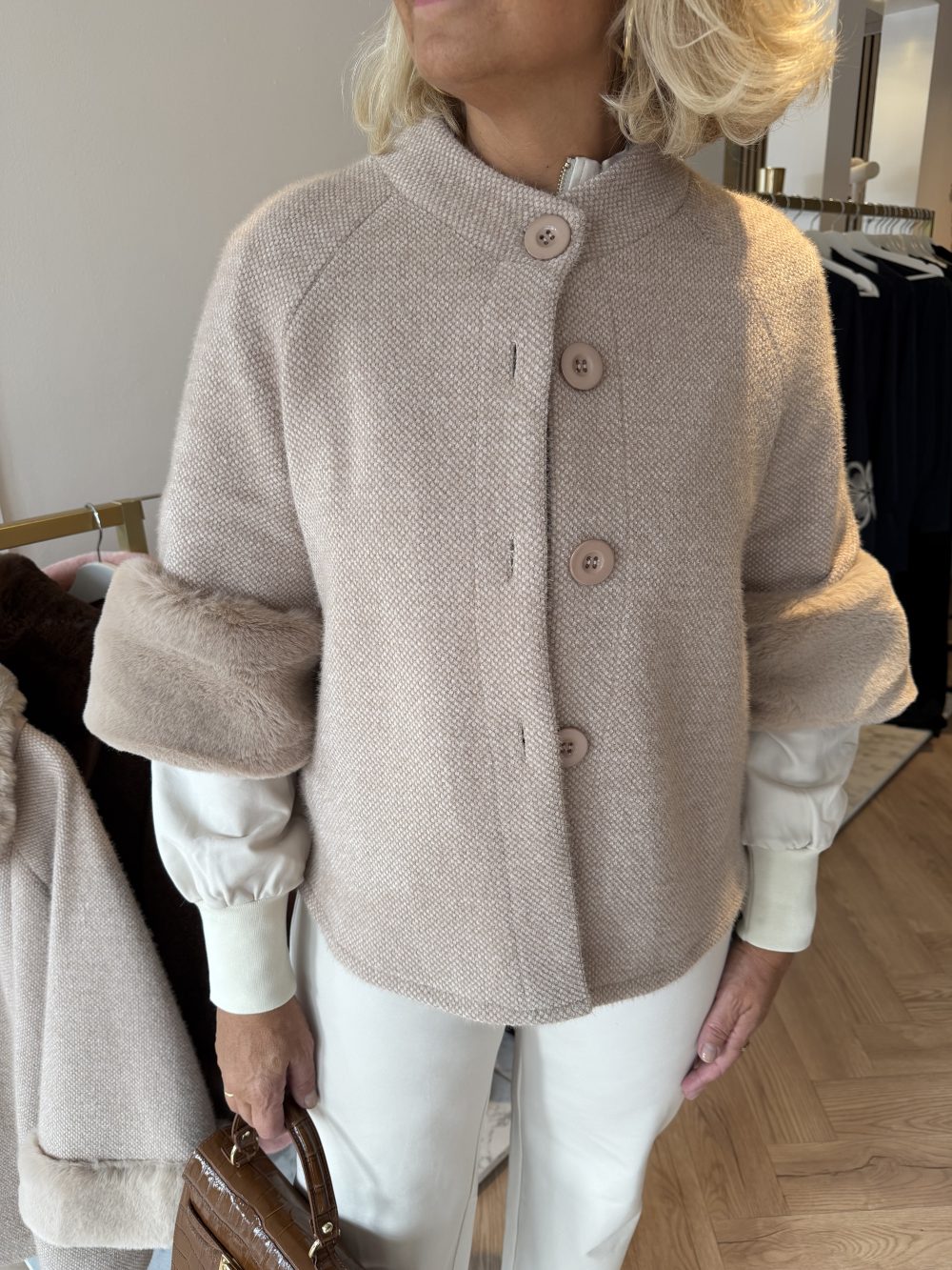 Madam Peach - Poncho - Beige