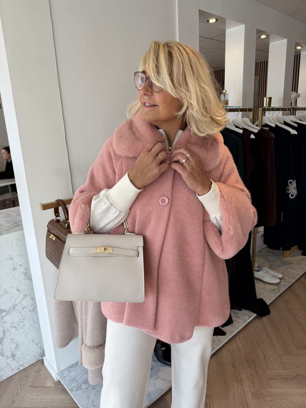 Madam Peach - Mantel - Pink