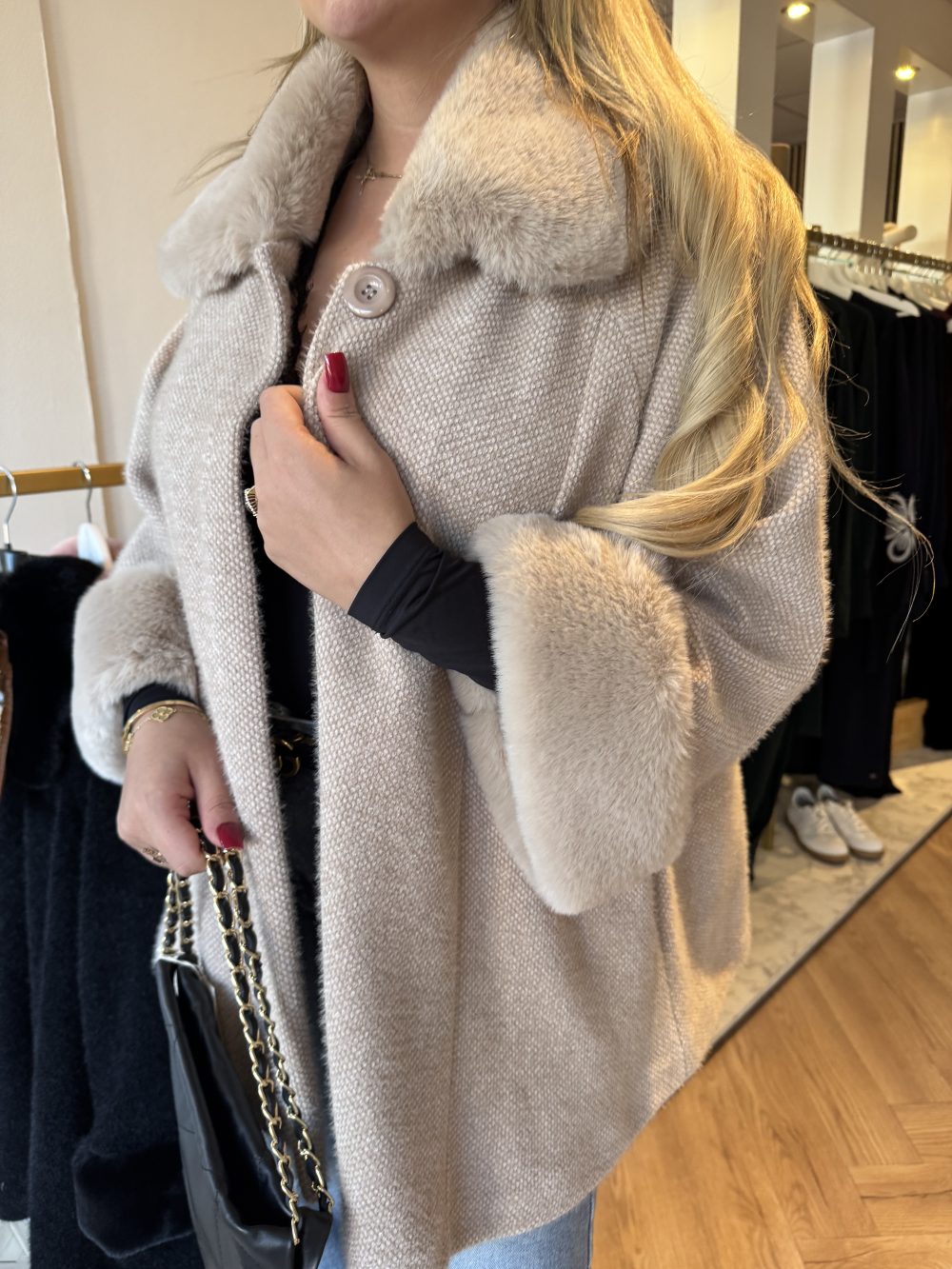 Madam Peach - Mantel - Beige