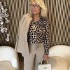 Mi Piace - Top V Neck Leopard Print - Latte