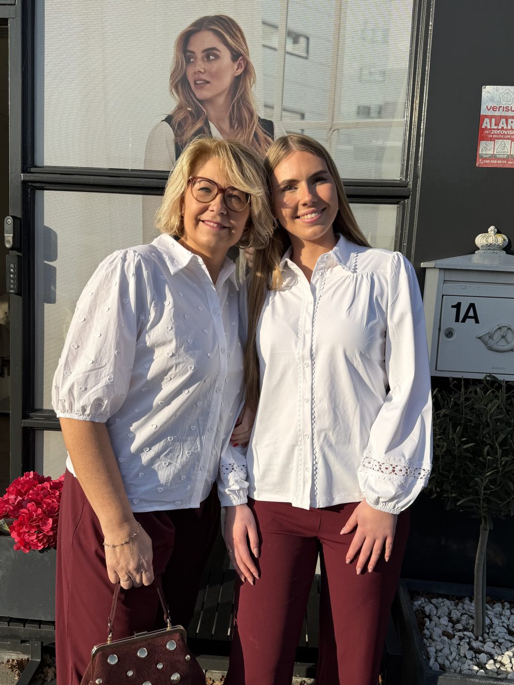 Lady Day - Royal Blouse - Simple white