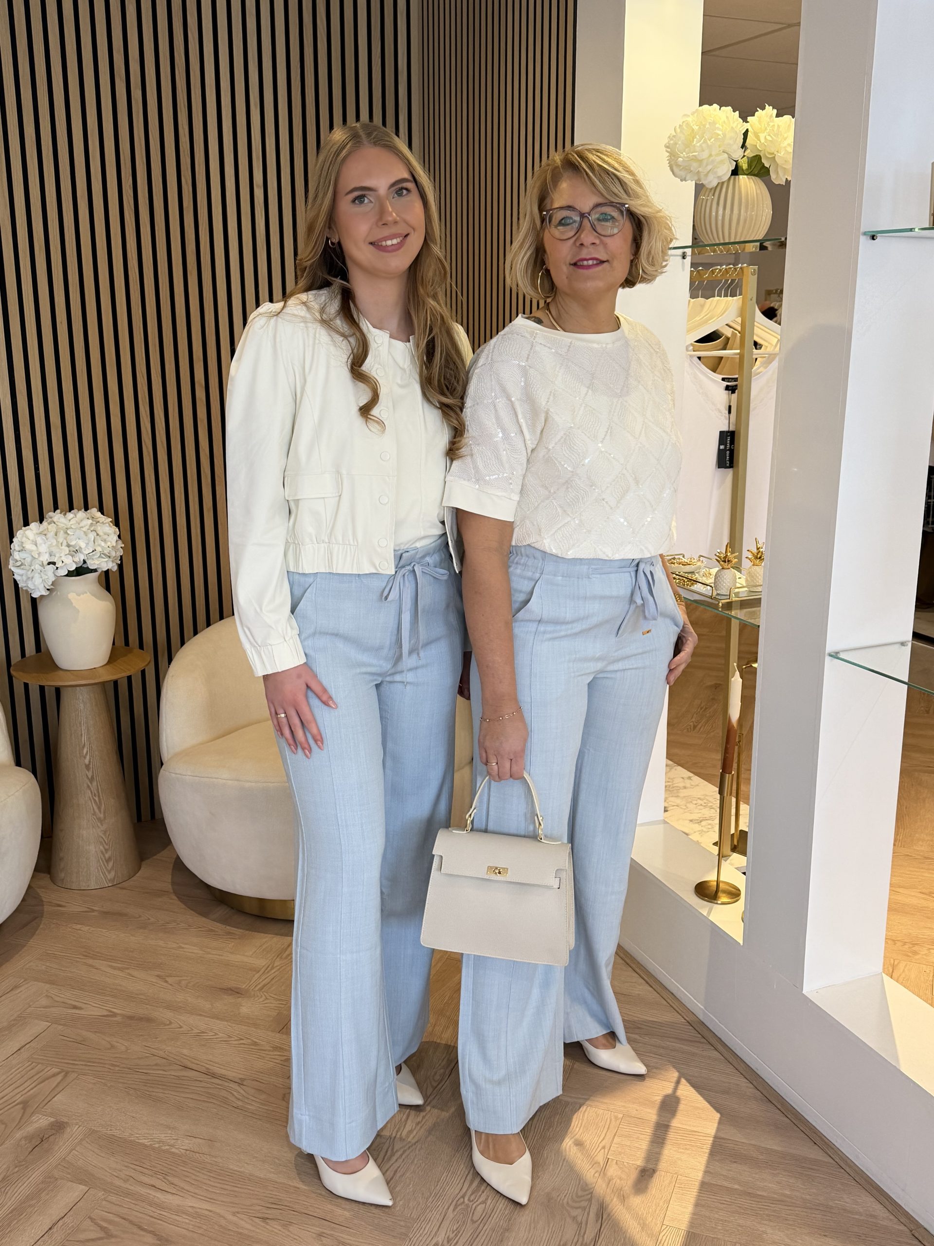 Kimara - Pearl Bomber 2 - Silver White