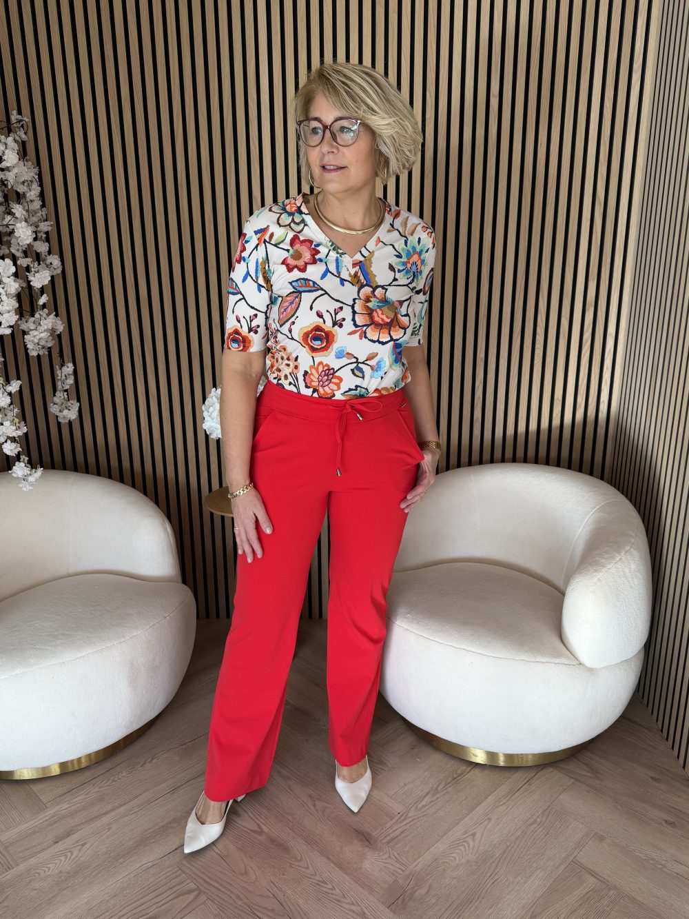 Mi Piace - T Shirt V Neck Embroidered Bloom Print - Multicolour