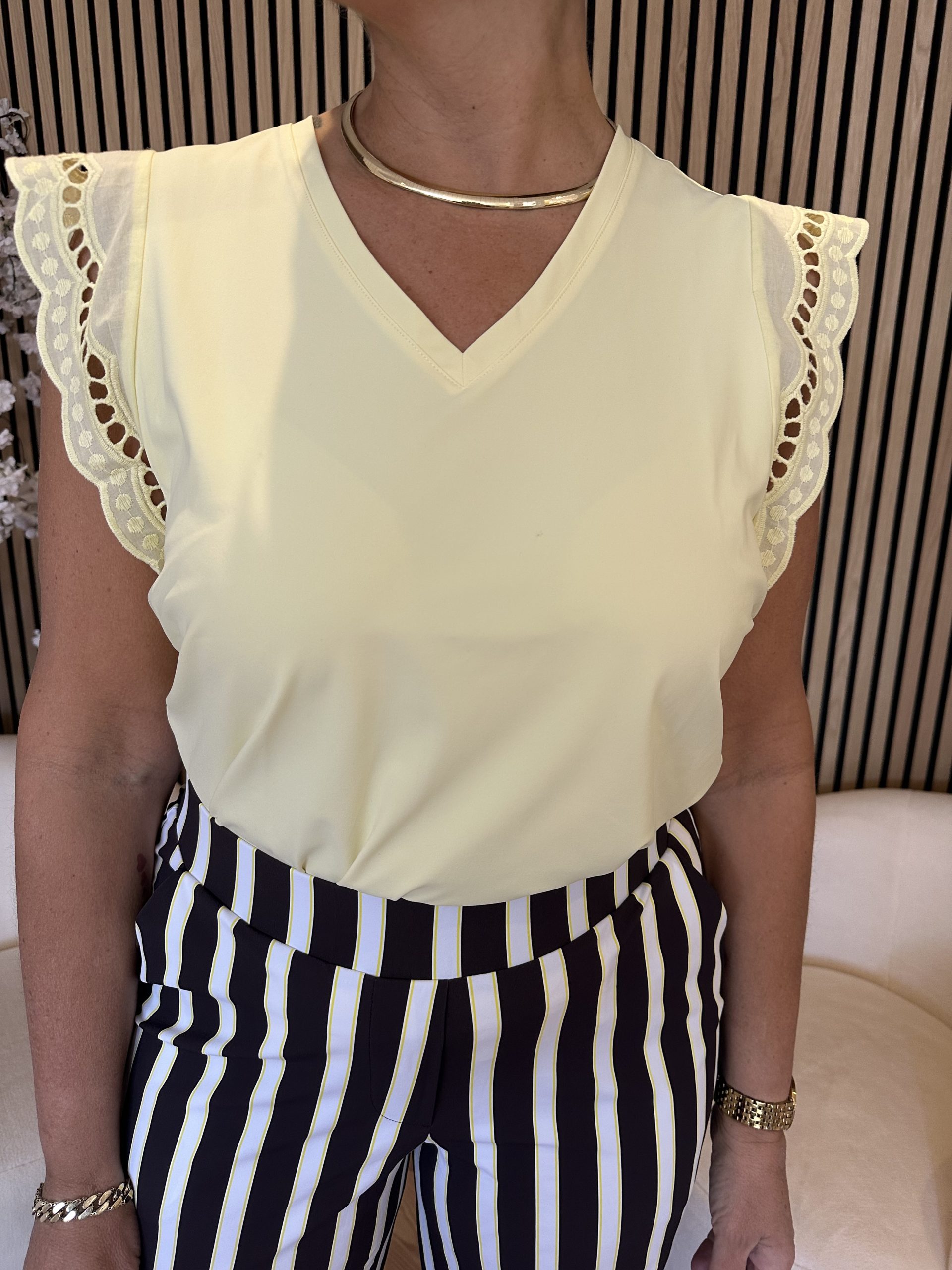 Lady Day - Lake Top - Butter yellow