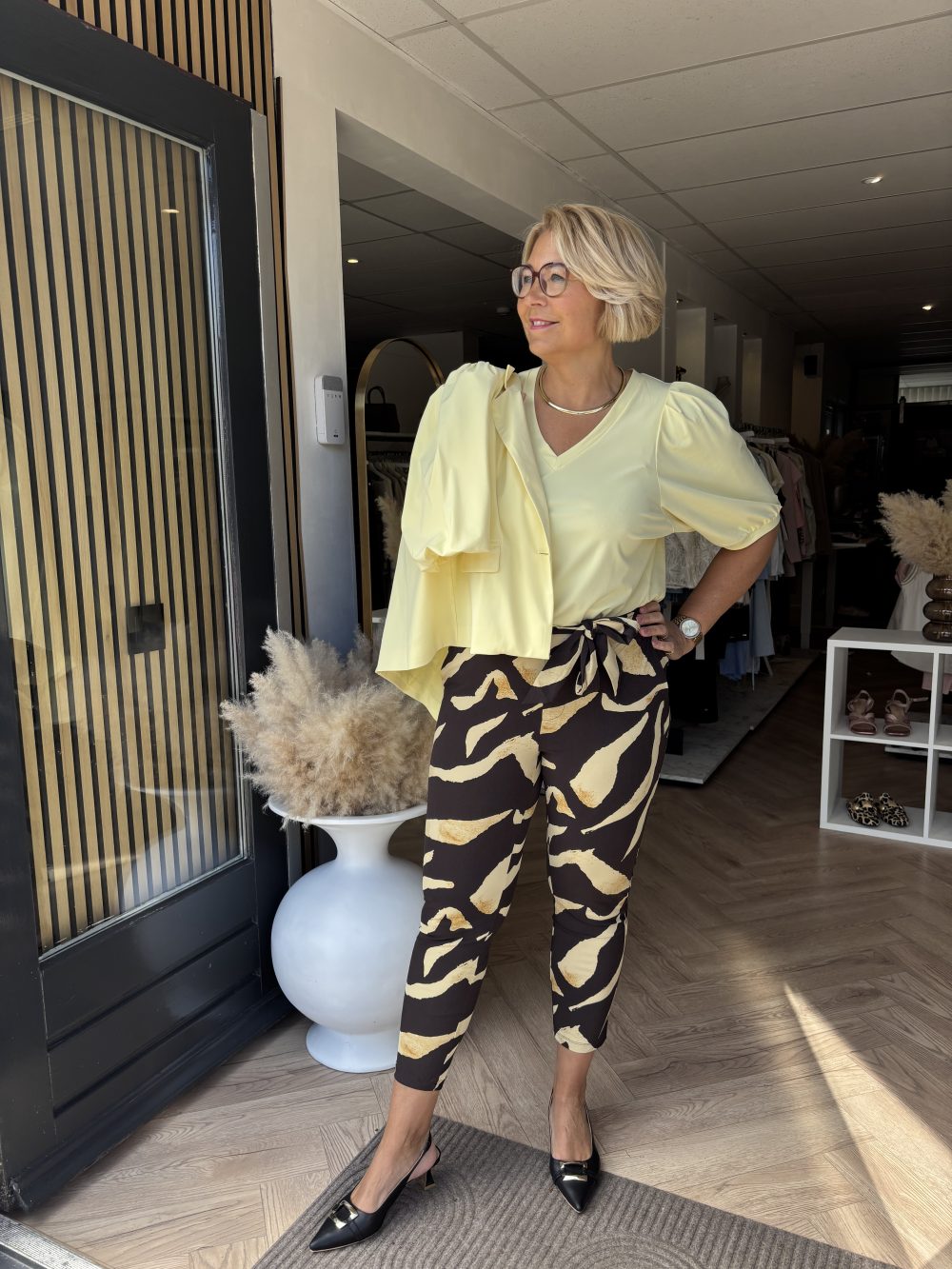 Lady Day - Amie-V Top - Butter yellow