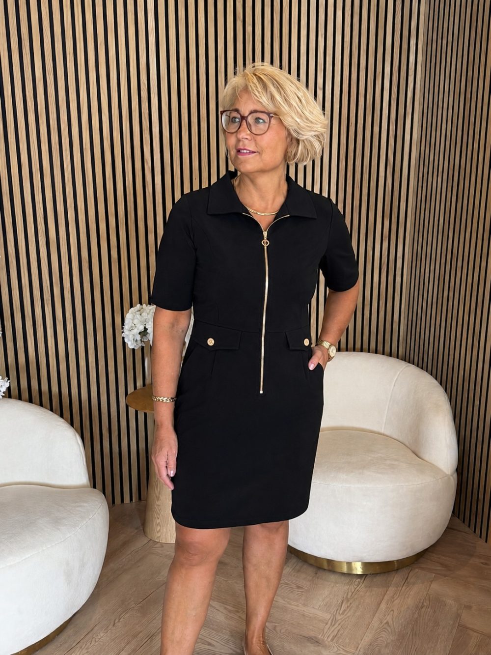 Triple Nine - Dress short sleeves with zip - Black