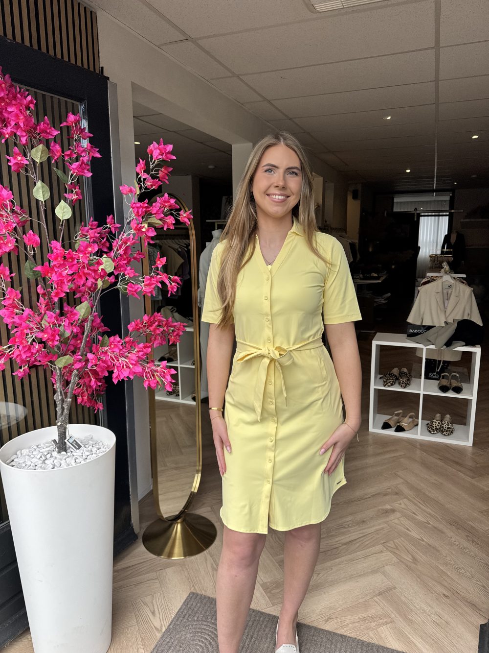 Mi Piace - Dress V Neck - Lemon Yellow | Morgen in huis!