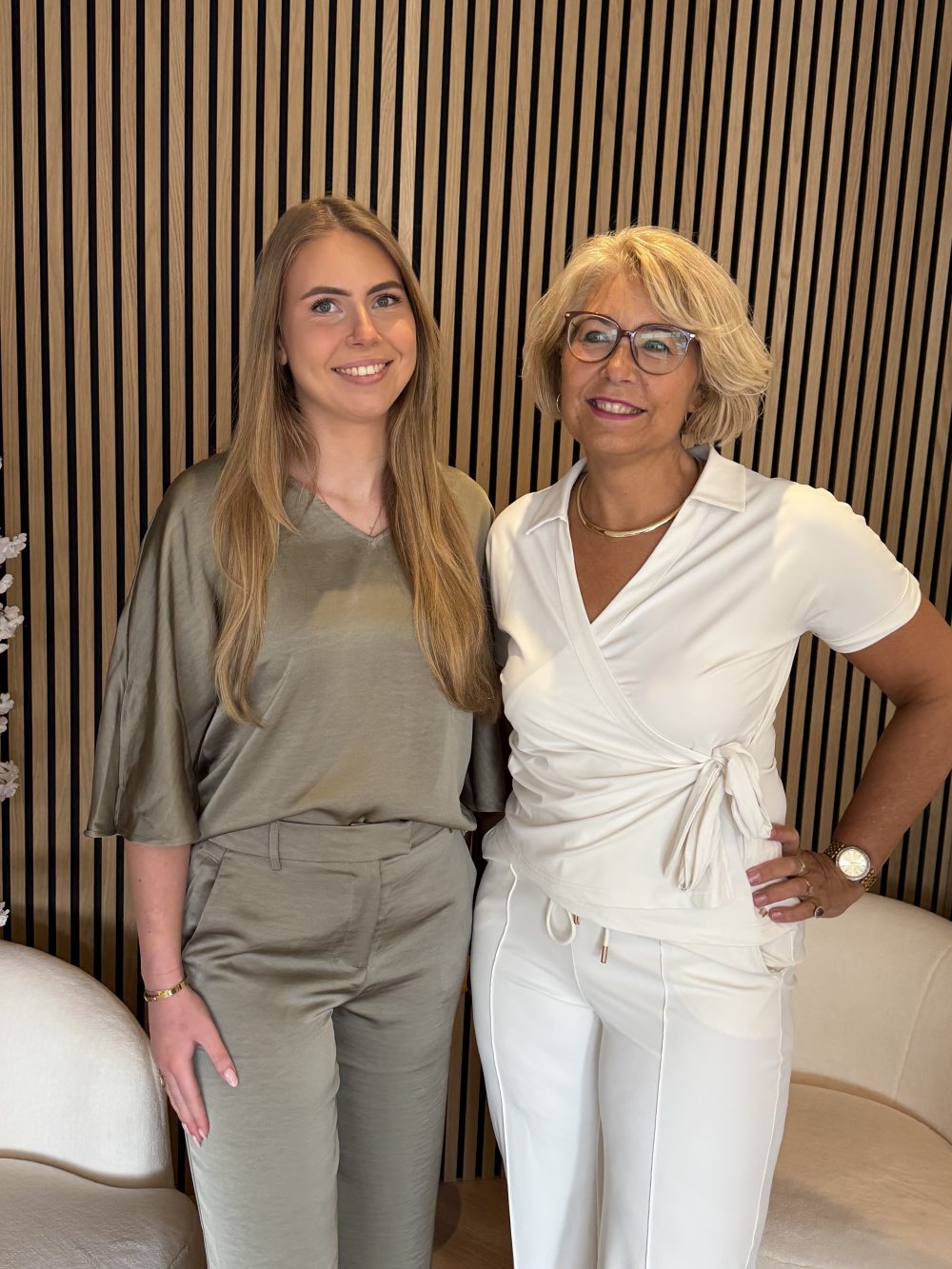 &Co Woman - Kiki - Khaki | Morgen in huis!
