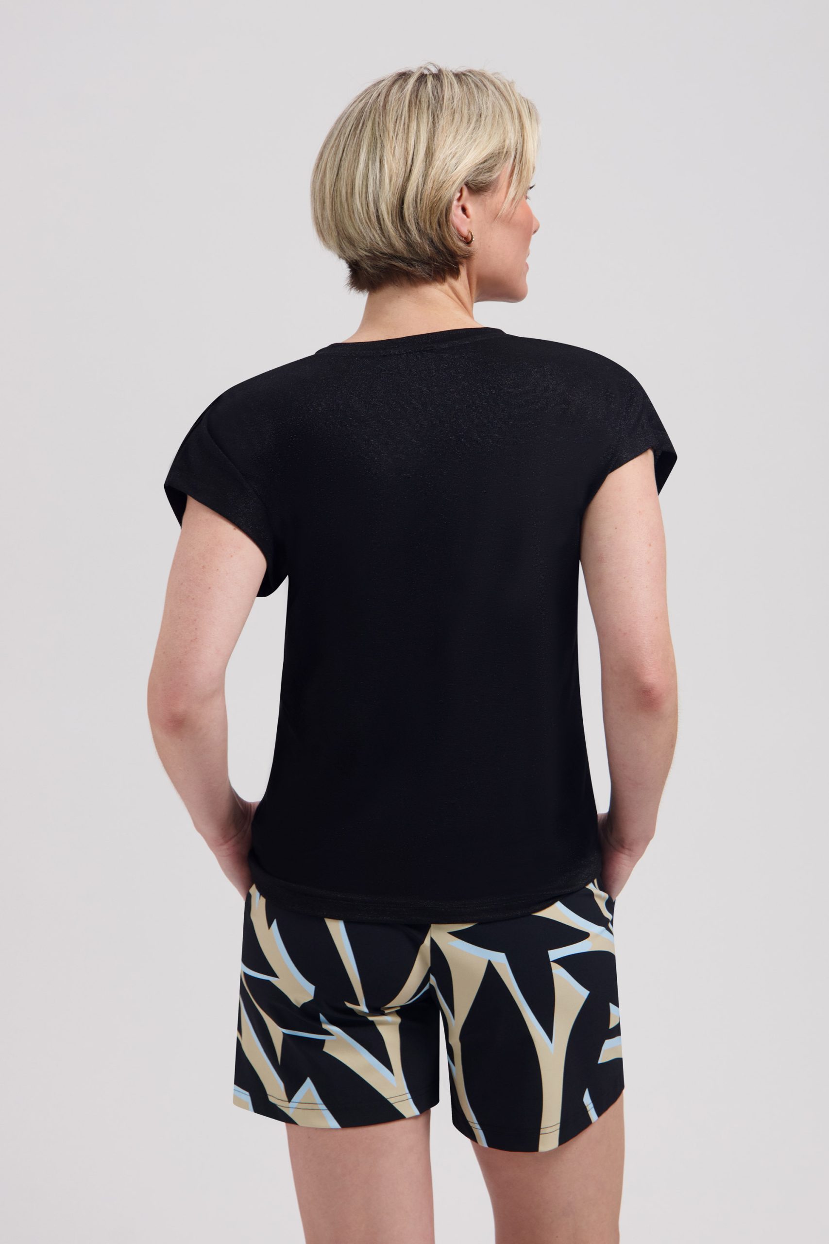 Lady Day - Shorty Travel - Leya print/ Lady Day - Kathy Top - Black