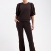 Lady Day - Amie Travelstof Top - Dark Brown
