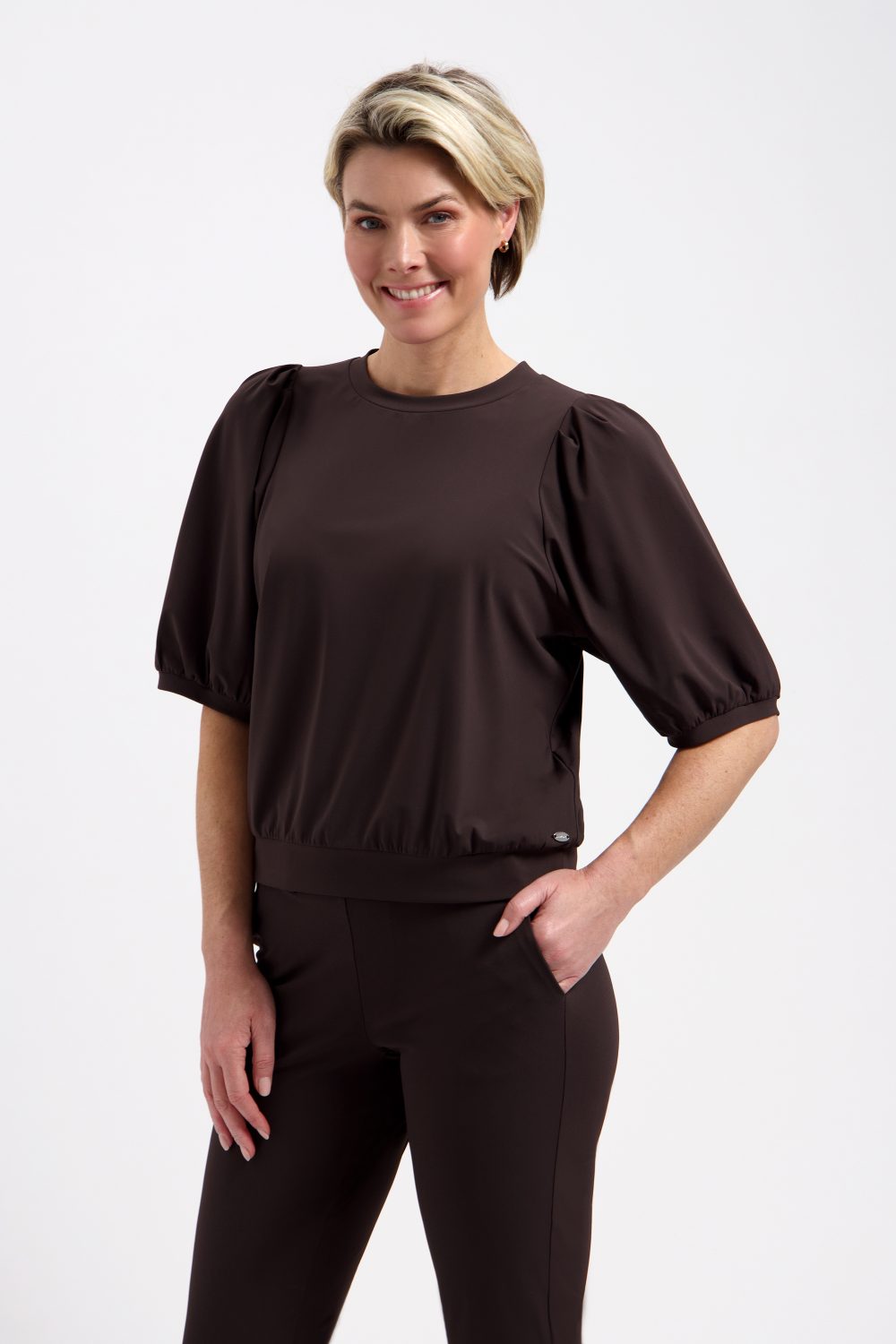 Lady Day - Amie Travelstof Top - Dark Brown