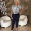 Mi Piace - T-shirt V Hals Stripe - Dark Blue | Off W.